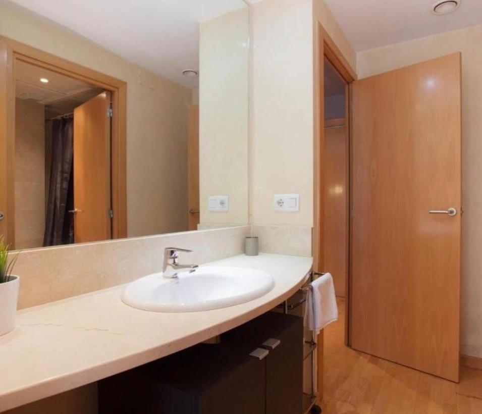 Апартаменты Sweet Bcn Rambla 48 Барселона Экстерьер фото